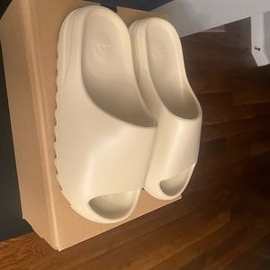 Yeezy slides size 10 Bone